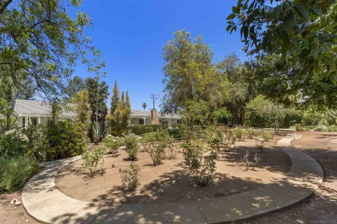 $1,249,000 | 10525 Burned Oak Lane, Escondido, CA 92026