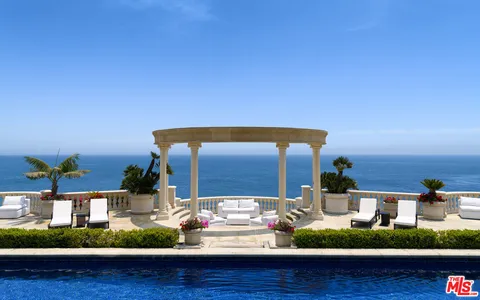 $90,000,000 | 28824 Cliffside Drive, Malibu, CA 90265