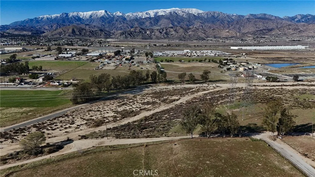 a view of city view and lake view