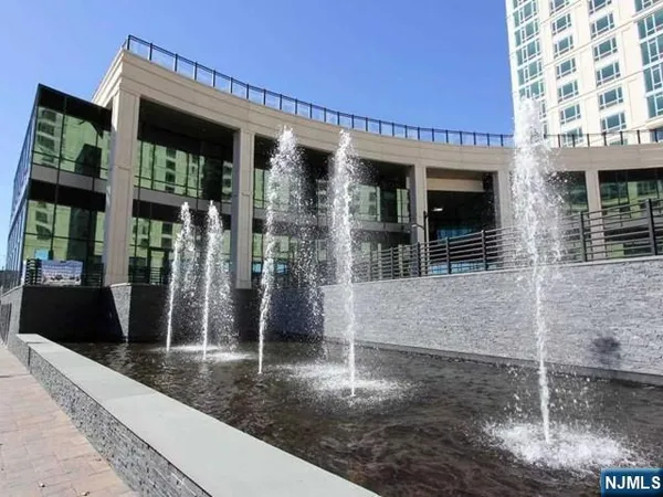 $4,070 | 1 Towne Centre Drive, Unit 1404, Cliffside Park, NJ 07010