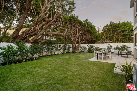 $1,799,000 | 5571 West 82nd Street, Los Angeles, CA 90045