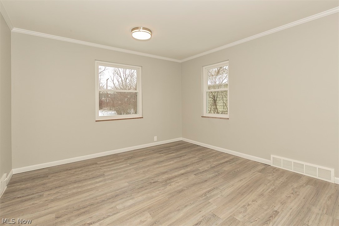 1611 Richmond Road Cleveland, OH 44124 - Photo 8 of 35 Gallery Image 8