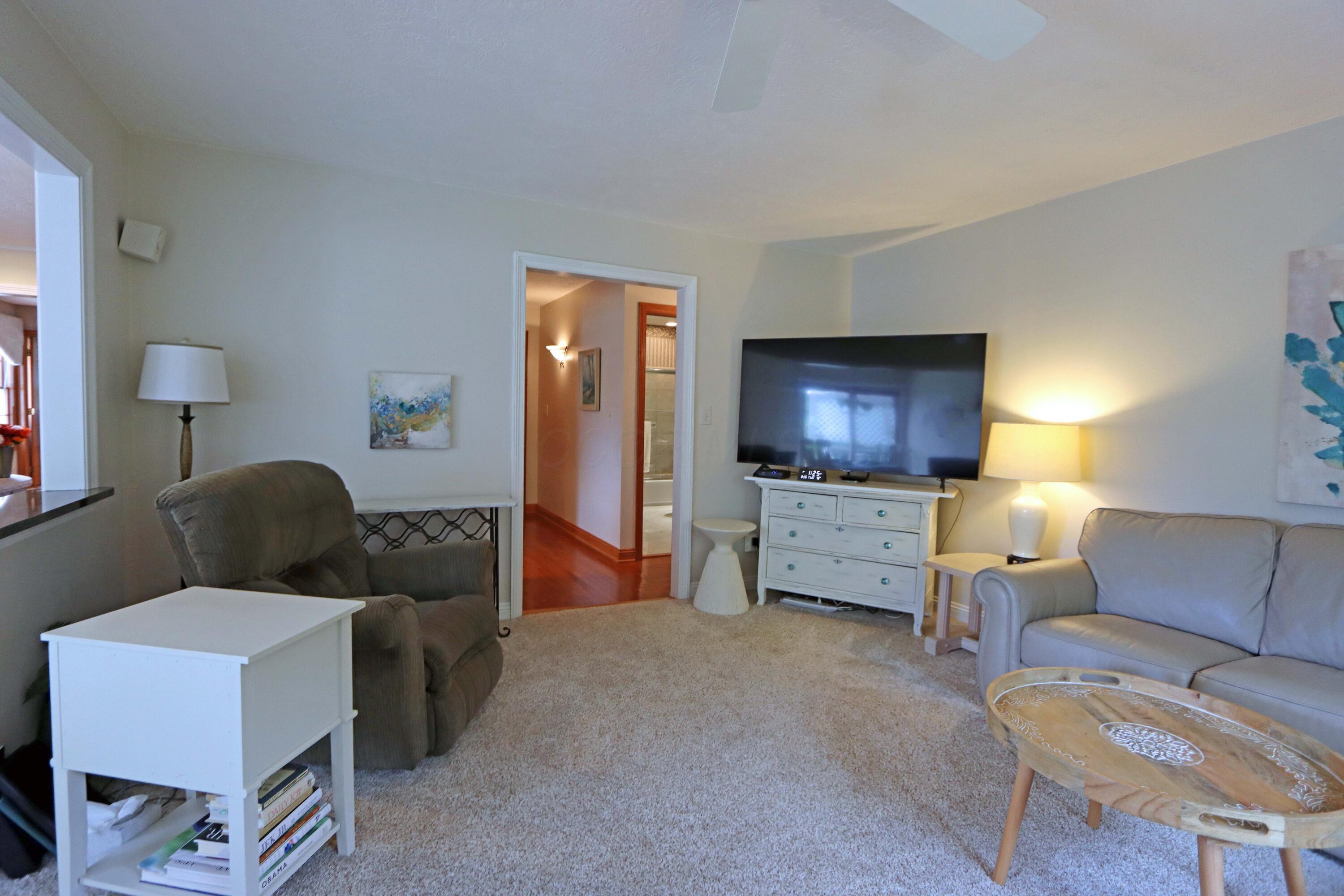 6300 Duffy Road Delaware, OH 43015 - Photo 20 of 62 TV/Media hookups, plush carpet