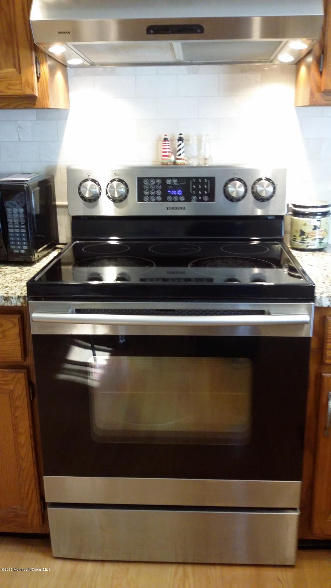 12 Magnolia Road, Unit 18 Manahawkin, NJ 08050 - Photo 14 of 18 20151117_111107