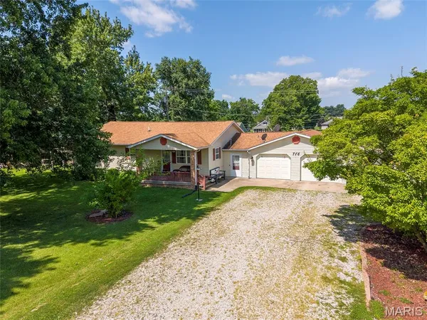 $219,000 | 716 Springfield Road, Gillespie, IL 62033