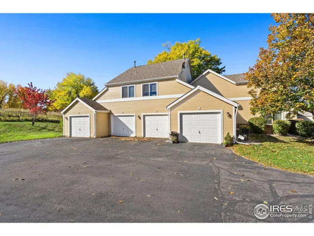 a view of outdoor space with a garden