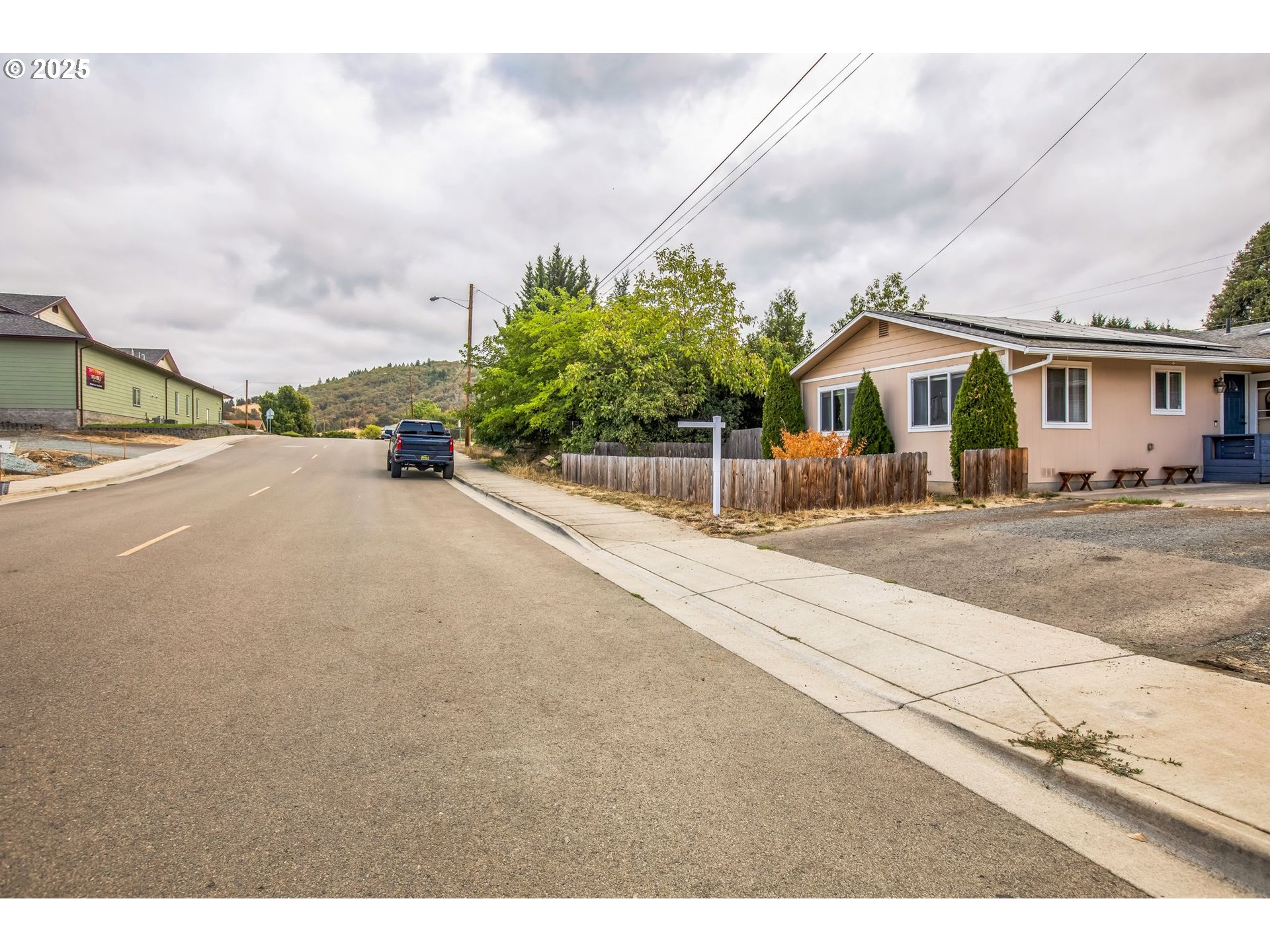 663 East 4th Avenue Riddle, OR 97469 - Photo 13 of 40
