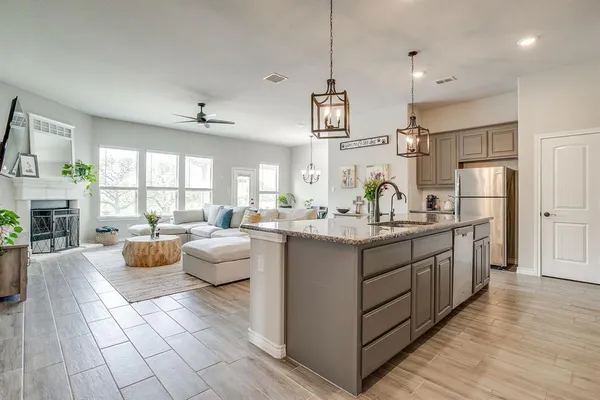 $485,000 | 1616 Glade Meadows Drive, Burleson, TX 76058