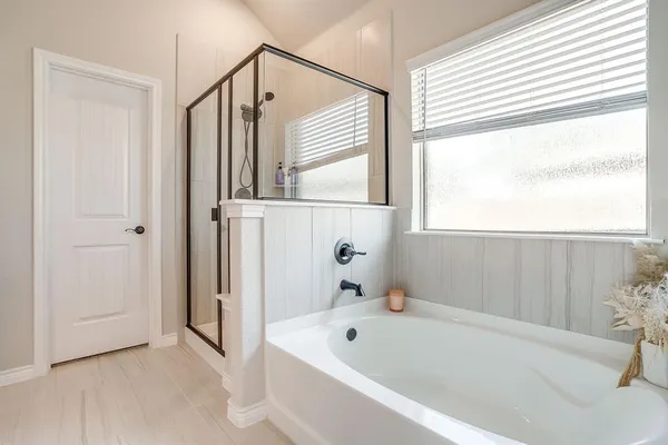 $485,000 | 1616 Glade Meadows Drive, Burleson, TX 76058