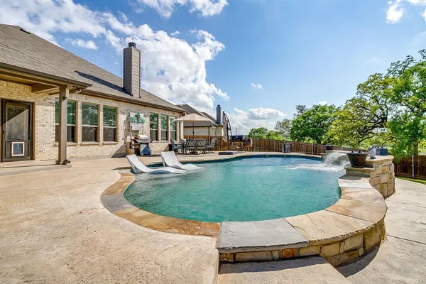 $485,000 | 1616 Glade Meadows Drive, Burleson, TX 76058