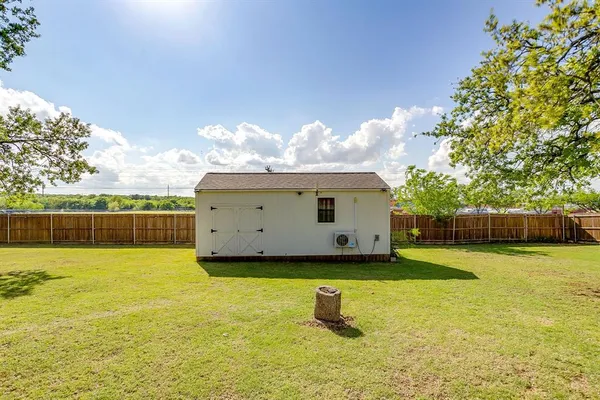 $485,000 | 1616 Glade Meadows Drive, Burleson, TX 76058
