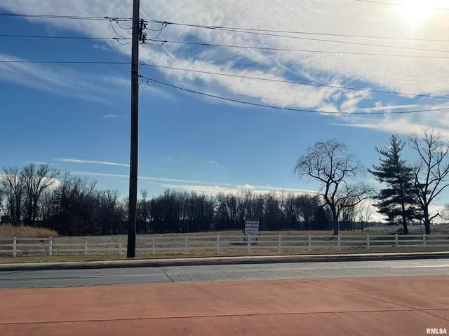 $675,000 | 2103 The Hill Avenue, Marion, IL 62959