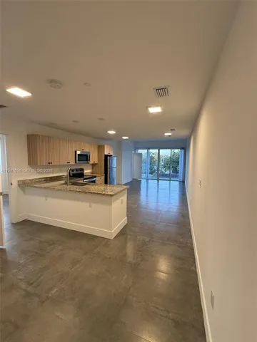 $3,100 | 2010 Southwest 25th Terrace, Unit 302, Miami, FL 33133