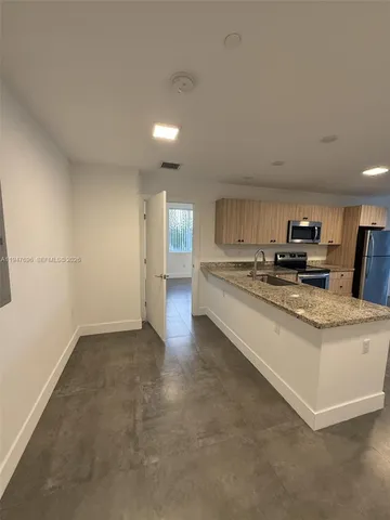 $3,100 | 2010 Southwest 25th Terrace, Unit 302, Miami, FL 33133