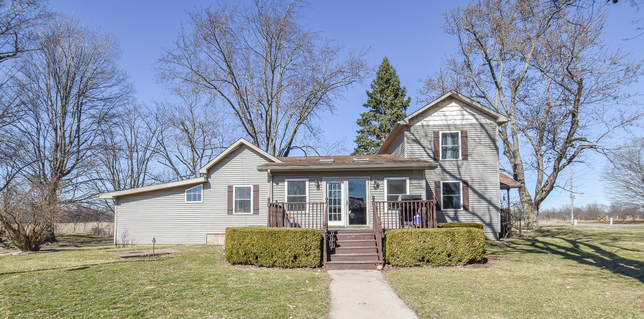 250 South Centennial Road Coldwater, MI 49036 - Photo 2 of 43 DSC_0095