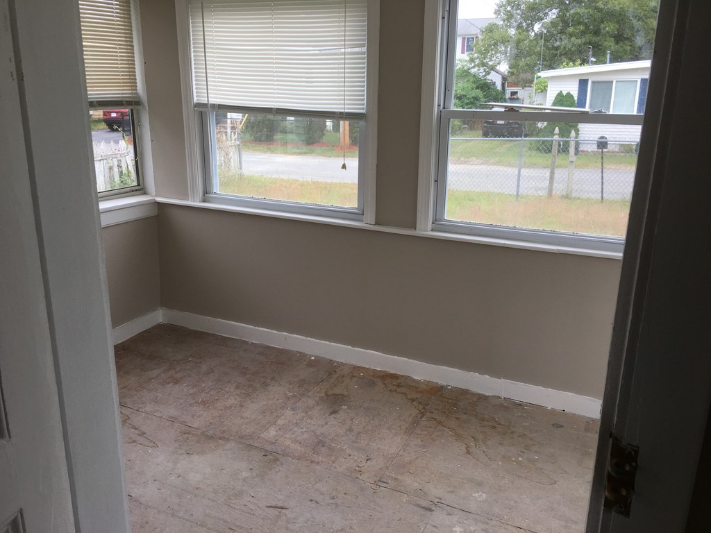 7 Barnes Street Wareham, MA 02571 - Photo 3 of 5 Gallery Image 3
