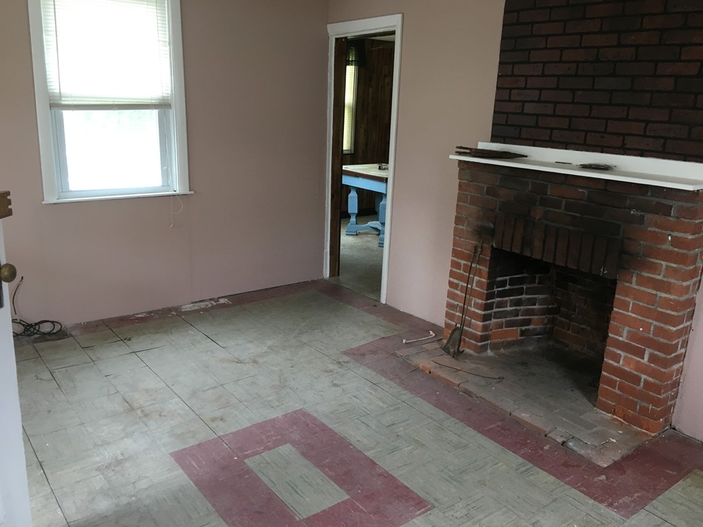 7 Barnes Street Wareham, MA 02571 - Photo 4 of 5 Gallery Image 4