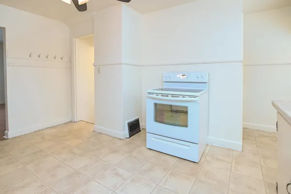 $192,500 | 1715 West Wisconsin Avenue, Appleton, WI 54914