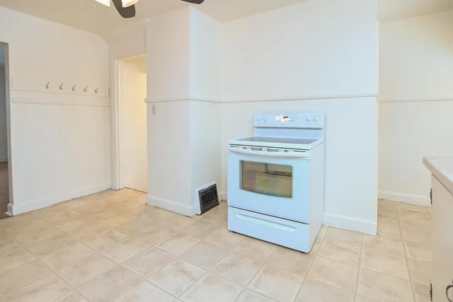 $192,500 | 1715 West Wisconsin Avenue, Appleton, WI 54914