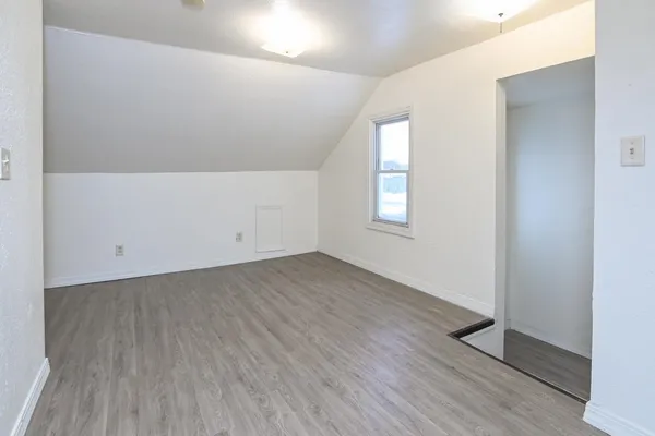 $192,500 | 1715 West Wisconsin Avenue, Appleton, WI 54914