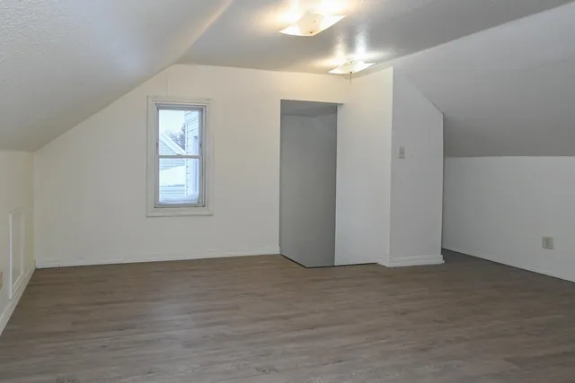 $200,000 | 1715 West Wisconsin Avenue, Appleton, WI 54914