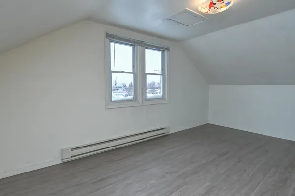 $192,500 | 1715 West Wisconsin Avenue, Appleton, WI 54914