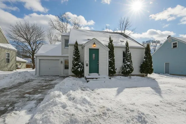 $200,000 | 1715 West Wisconsin Avenue, Appleton, WI 54914