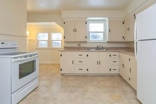 $200,000 | 1715 West Wisconsin Avenue, Appleton, WI 54914