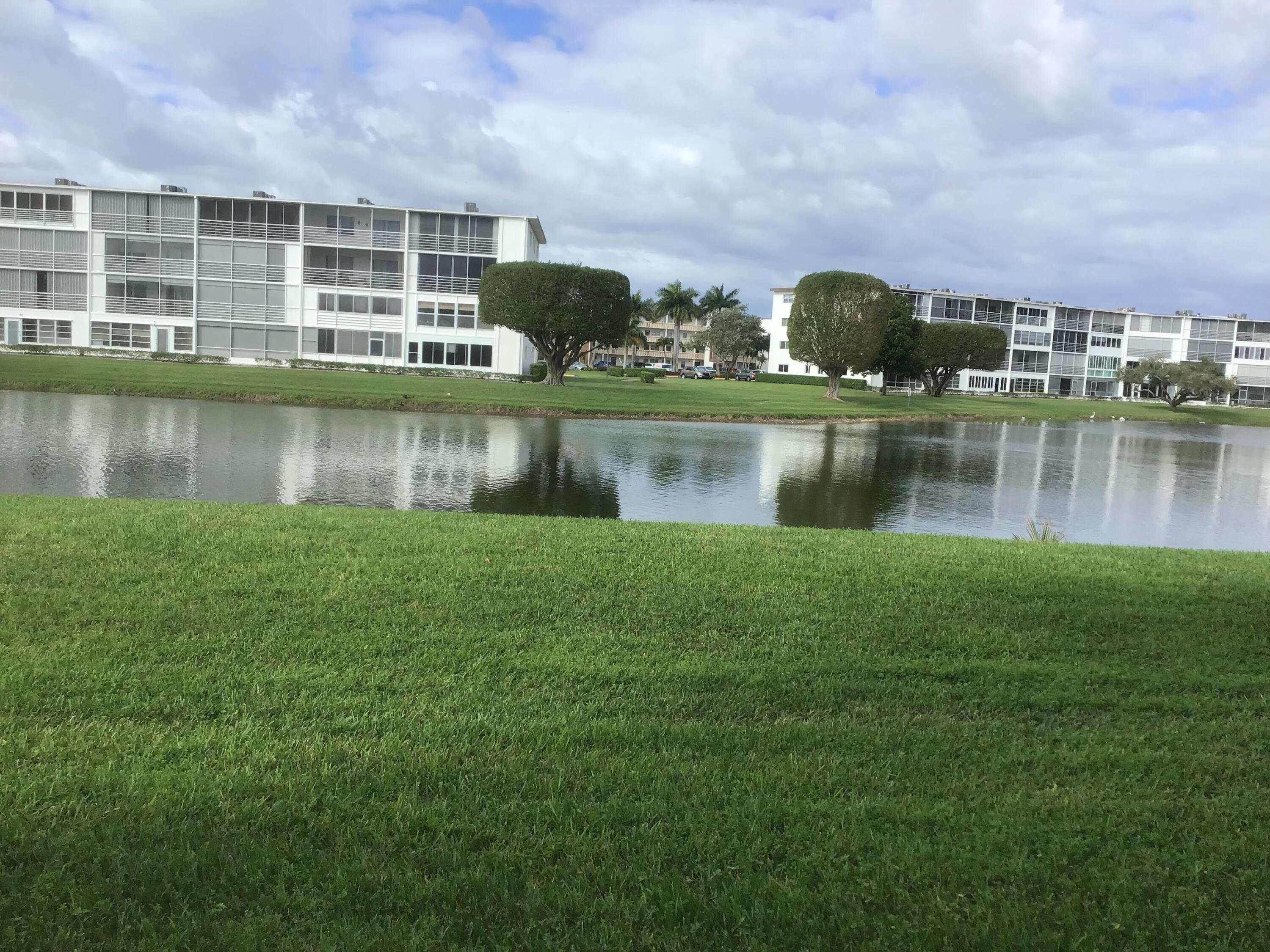1036 Hythe B, Unit B Boca Raton, FL 33434 - Photo 1 of 15 IMG_0358