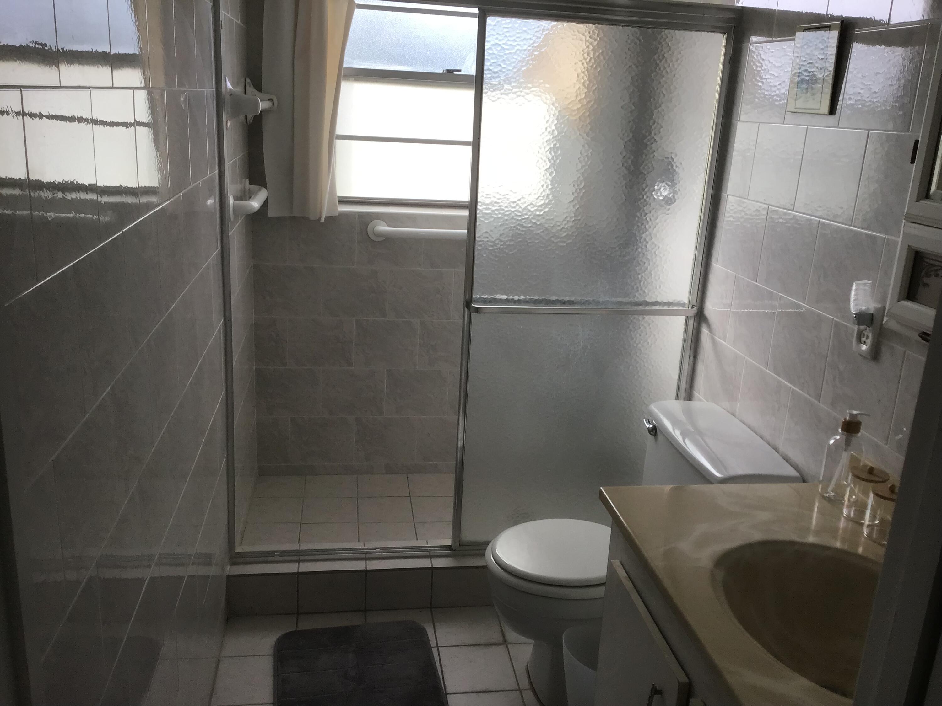 1036 Hythe B, Unit B Boca Raton, FL 33434 - Photo 12 of 15 IMG_0363