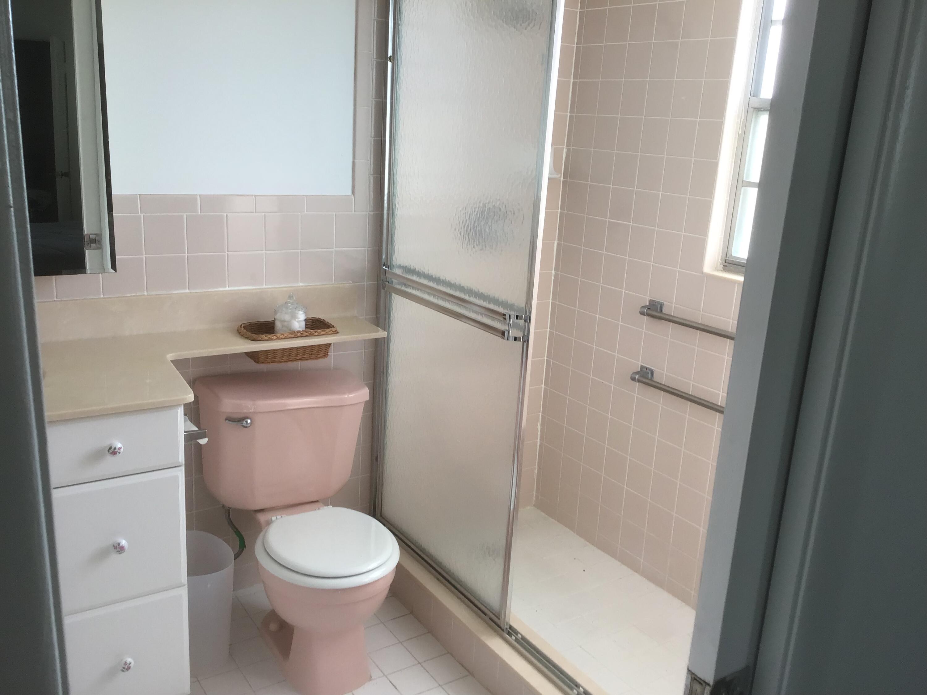 1036 Hythe B, Unit B Boca Raton, FL 33434 - Photo 14 of 15 IMG_0362