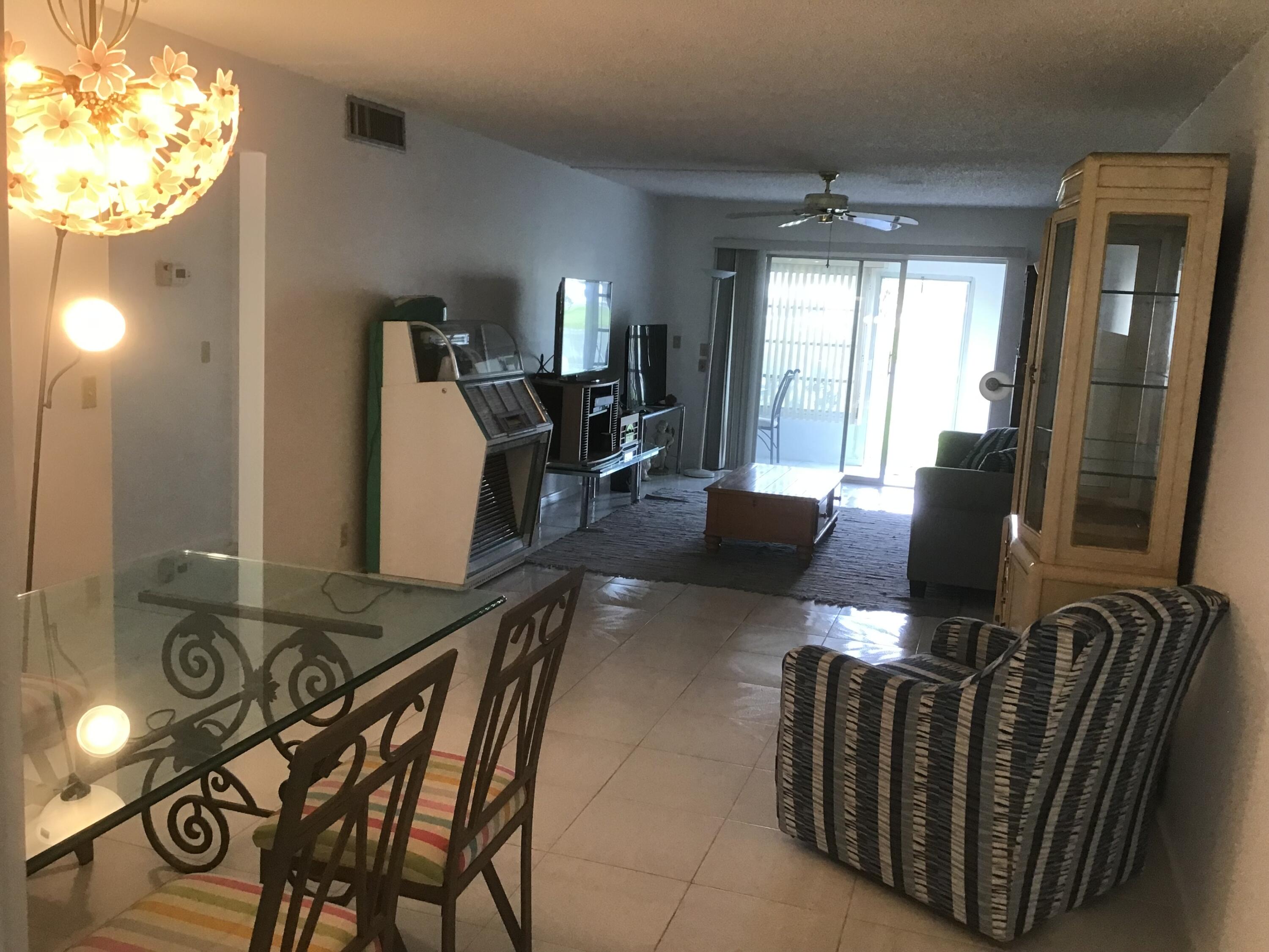 1036 Hythe B, Unit B Boca Raton, FL 33434 - Photo 7 of 15 IMG_0354