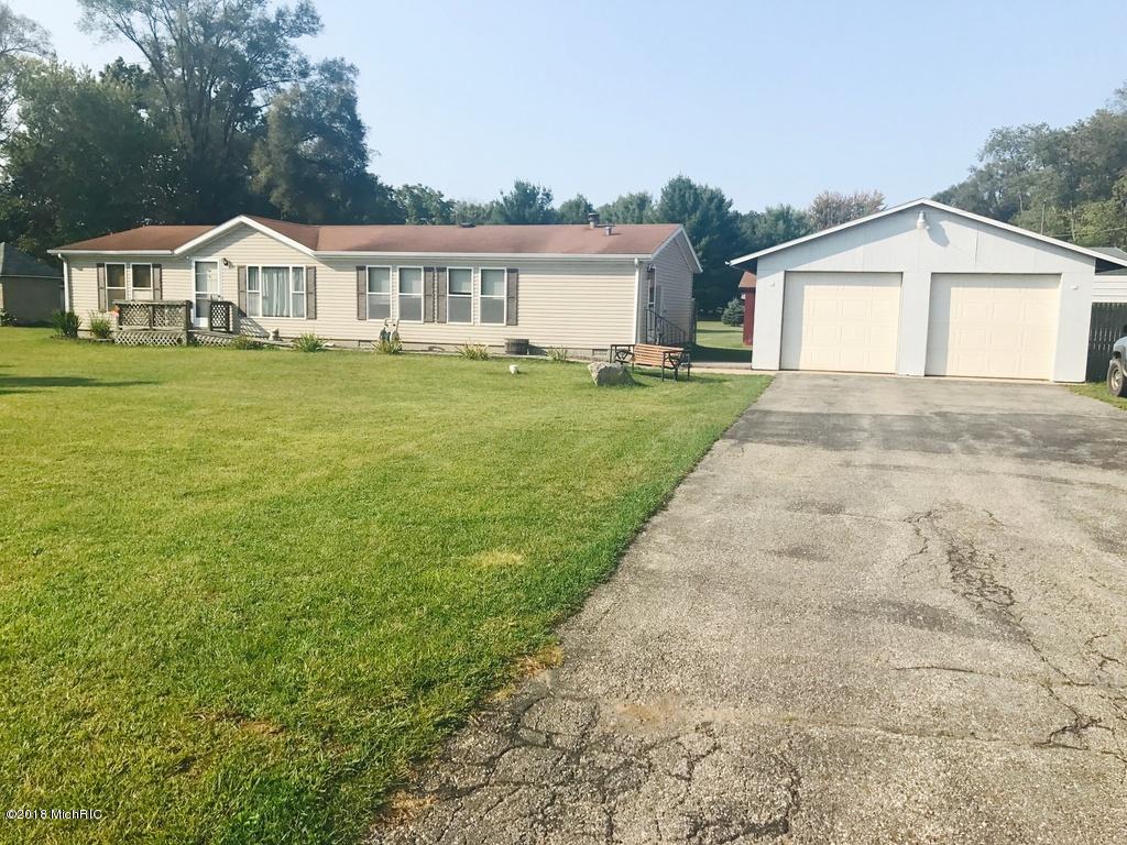4523 East River Road Buchanan, MI 49107 - Photo 1 of 11 Front