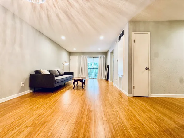 $1,300 | 3131 Cummins Street, Unit 86, Houston, TX 77027