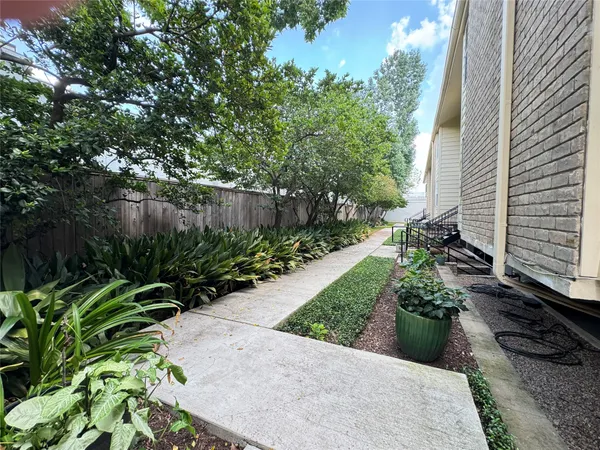 $1,300 | 3131 Cummins Street, Unit 86, Houston, TX 77027
