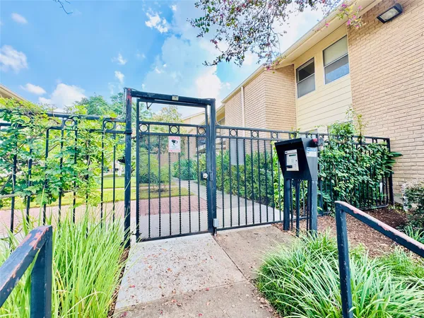 $1,300 | 3131 Cummins Street, Unit 86, Houston, TX 77027