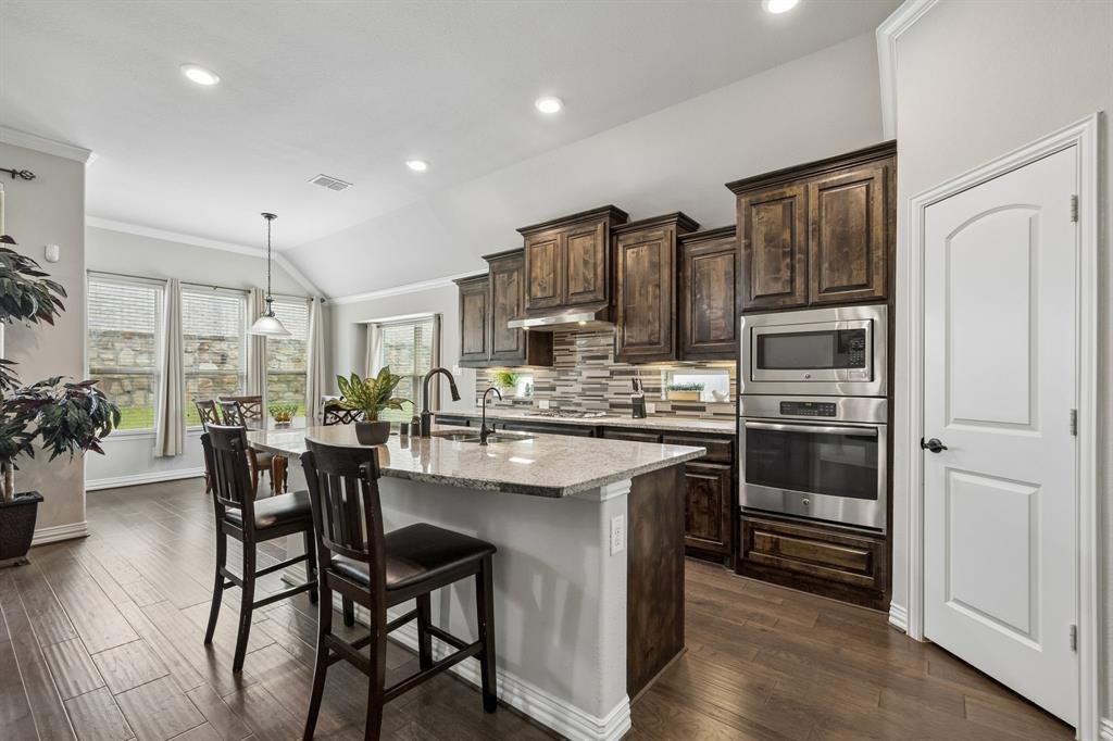 3935 Wind Cave Bend Irving, TX 75063 - Photo 8 of 26