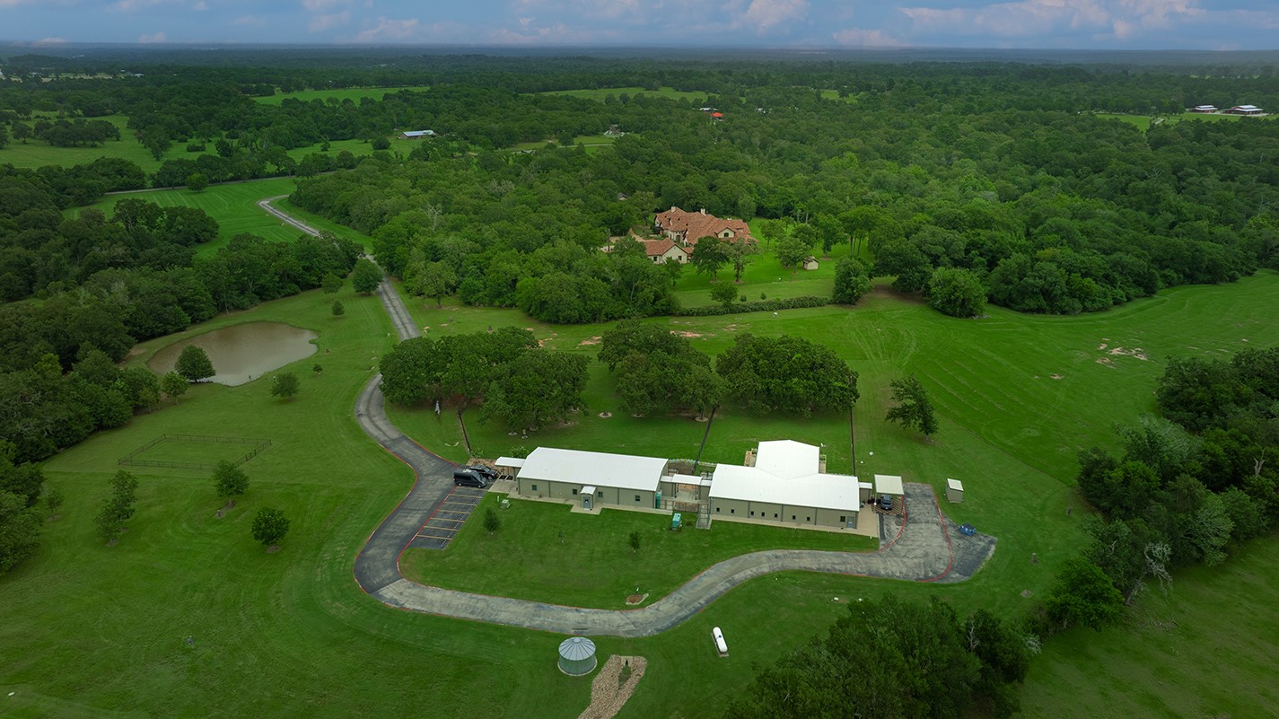 40693 Center Hill Road Hempstead, TX 77445 - Photo 2 of 50 an aerial view of a house