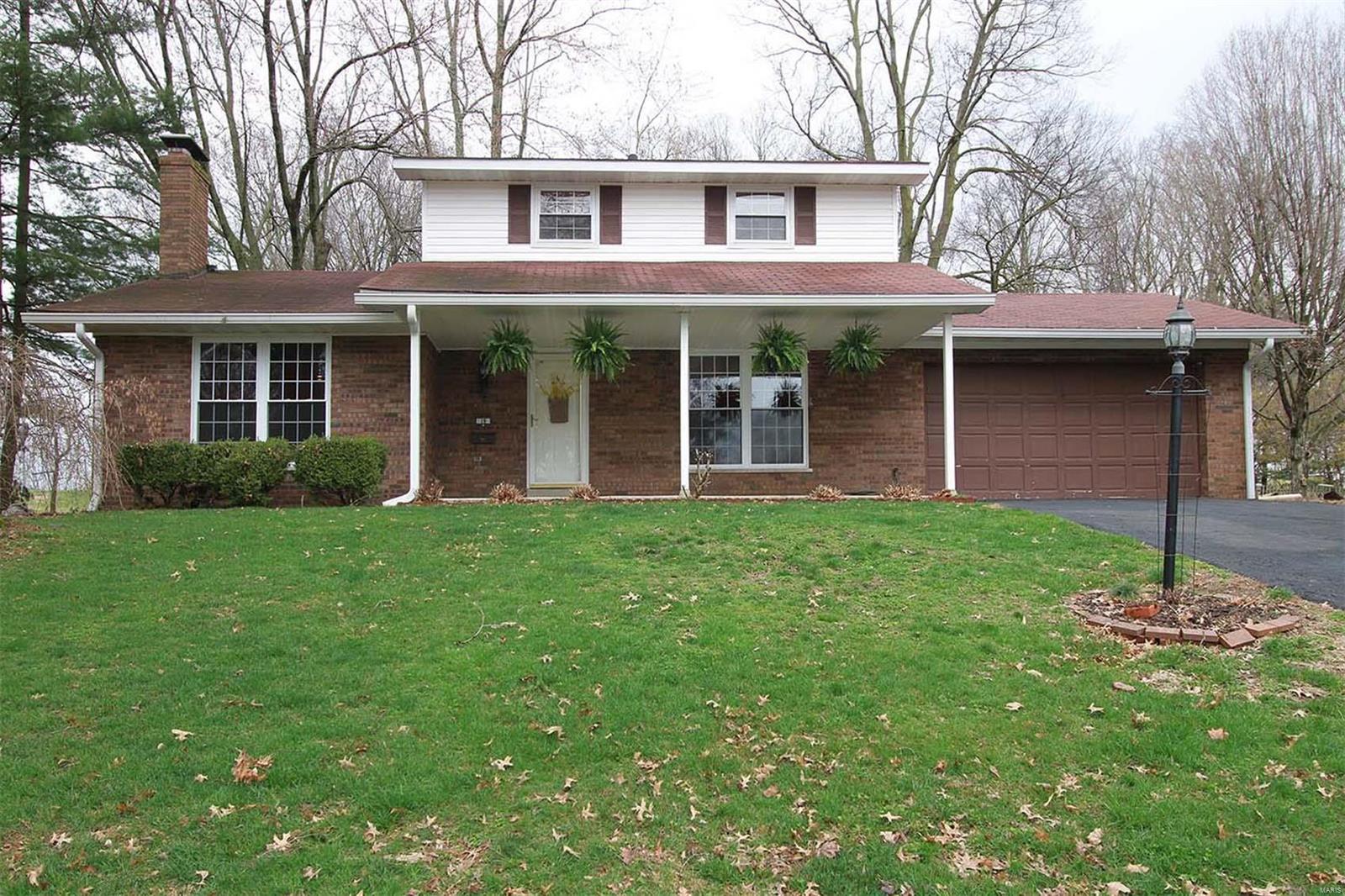 19 Clover Drive Belleville, IL 62221 - Photo 1 of 29 Gallery Image 1