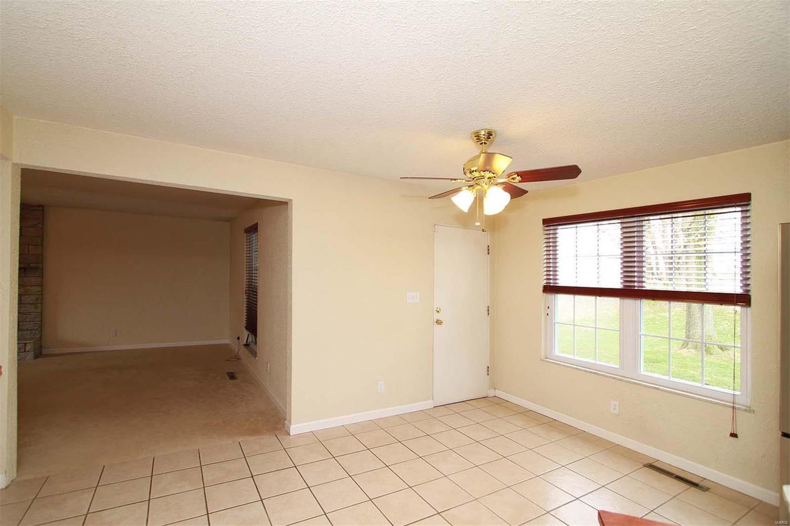 19 Clover Drive Belleville, IL 62221 - Photo 12 of 29 Gallery Image 12
