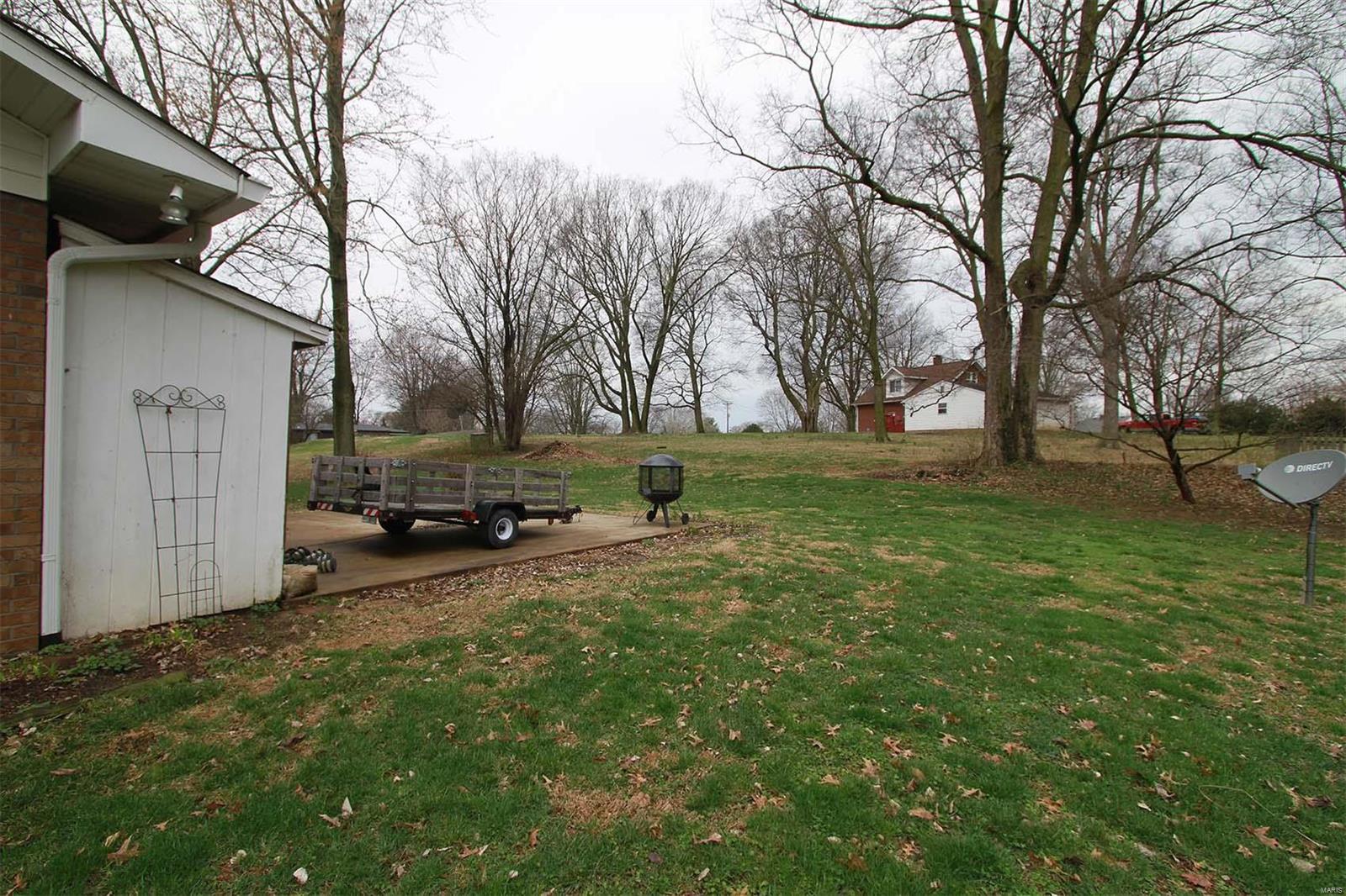 19 Clover Drive Belleville, IL 62221 - Photo 3 of 29 Gallery Image 3