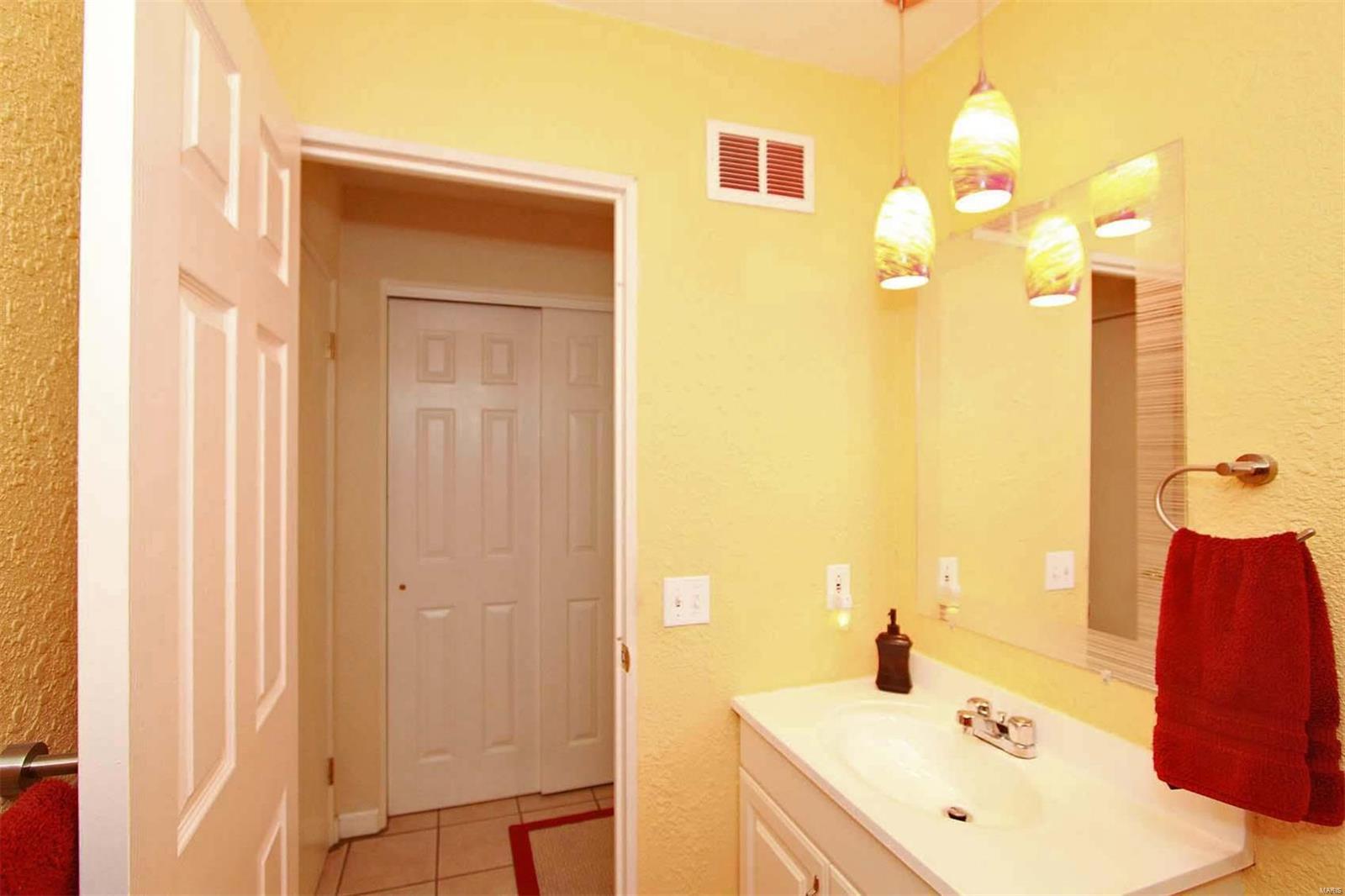 19 Clover Drive Belleville, IL 62221 - Photo 27 of 29 Gallery Image 27