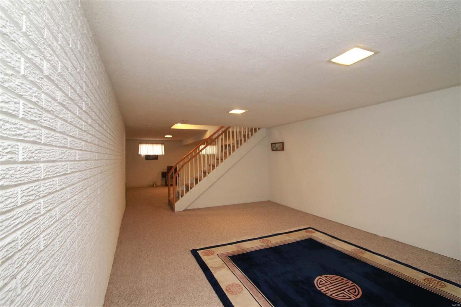 19 Clover Drive Belleville, IL 62221 - Photo 28 of 29 Gallery Image 28