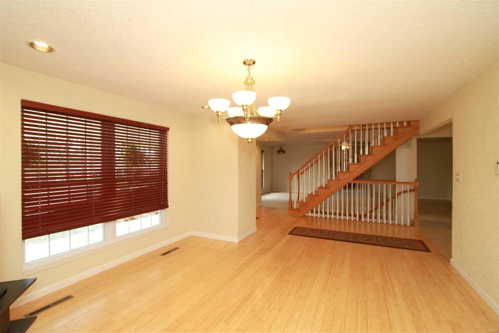 19 Clover Drive Belleville, IL 62221 - Photo 10 of 29 Gallery Image 10