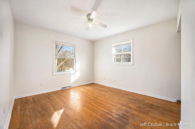 $275,000 | 1430 Winifred Street, Jenison, MI 49428