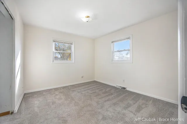 $275,000 | 1430 Winifred Street, Jenison, MI 49428