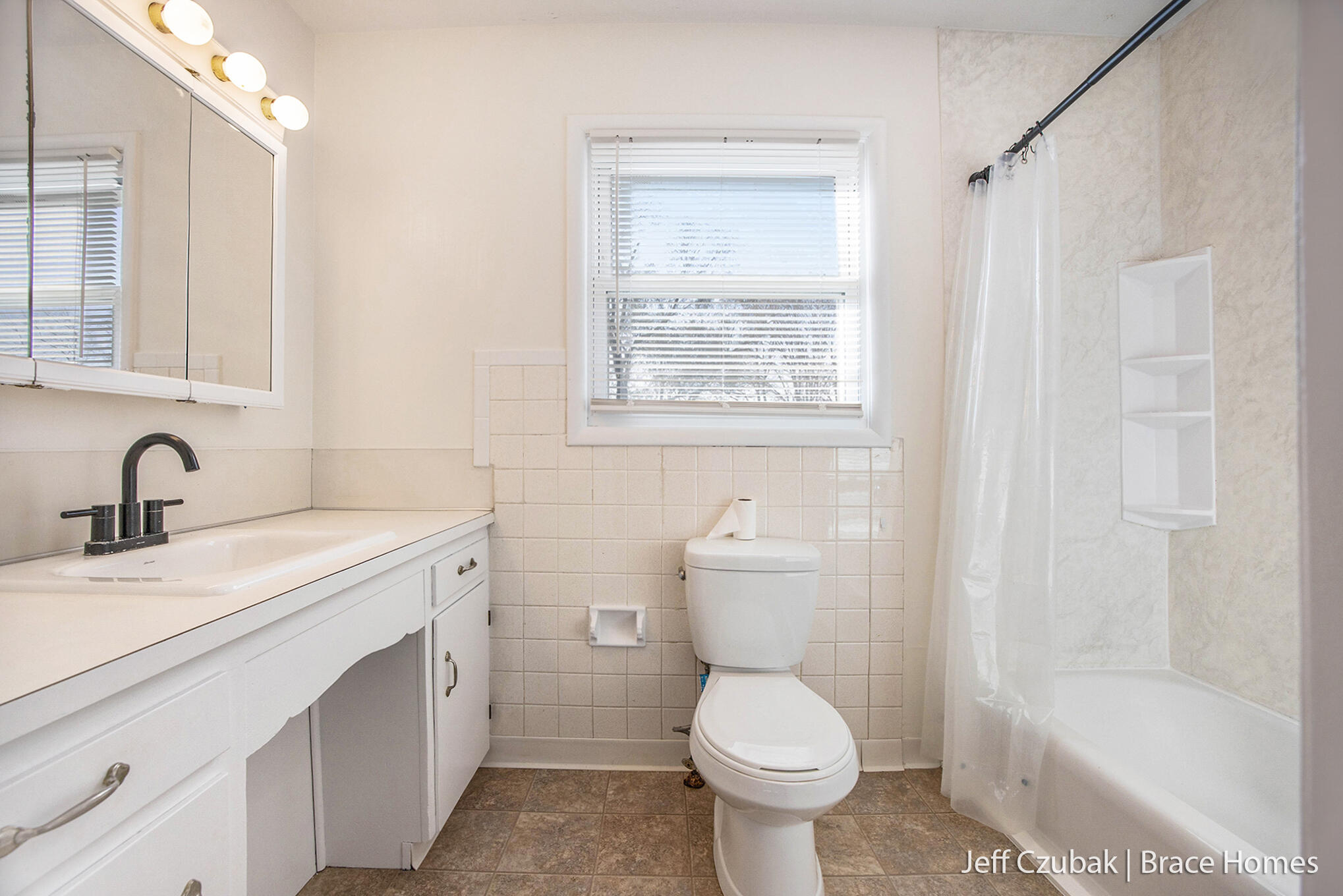 1430 Winifred Street Jenison, MI 49428 - Photo 13 of 32 1430 Winifred-83