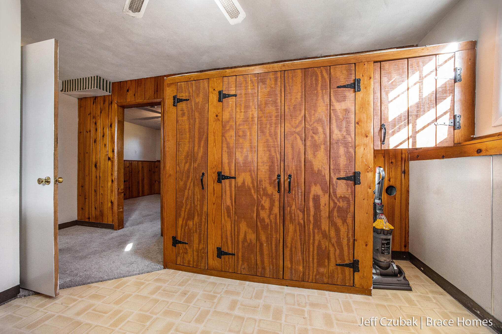 1430 Winifred Street Jenison, MI 49428 - Photo 19 of 32 1430 Winifred-89