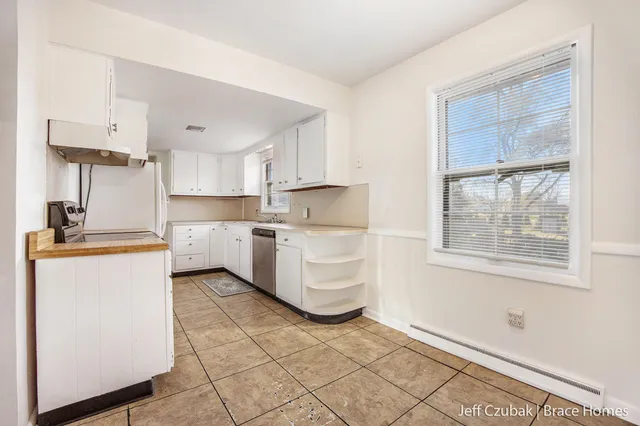 $275,000 | 1430 Winifred Street, Jenison, MI 49428