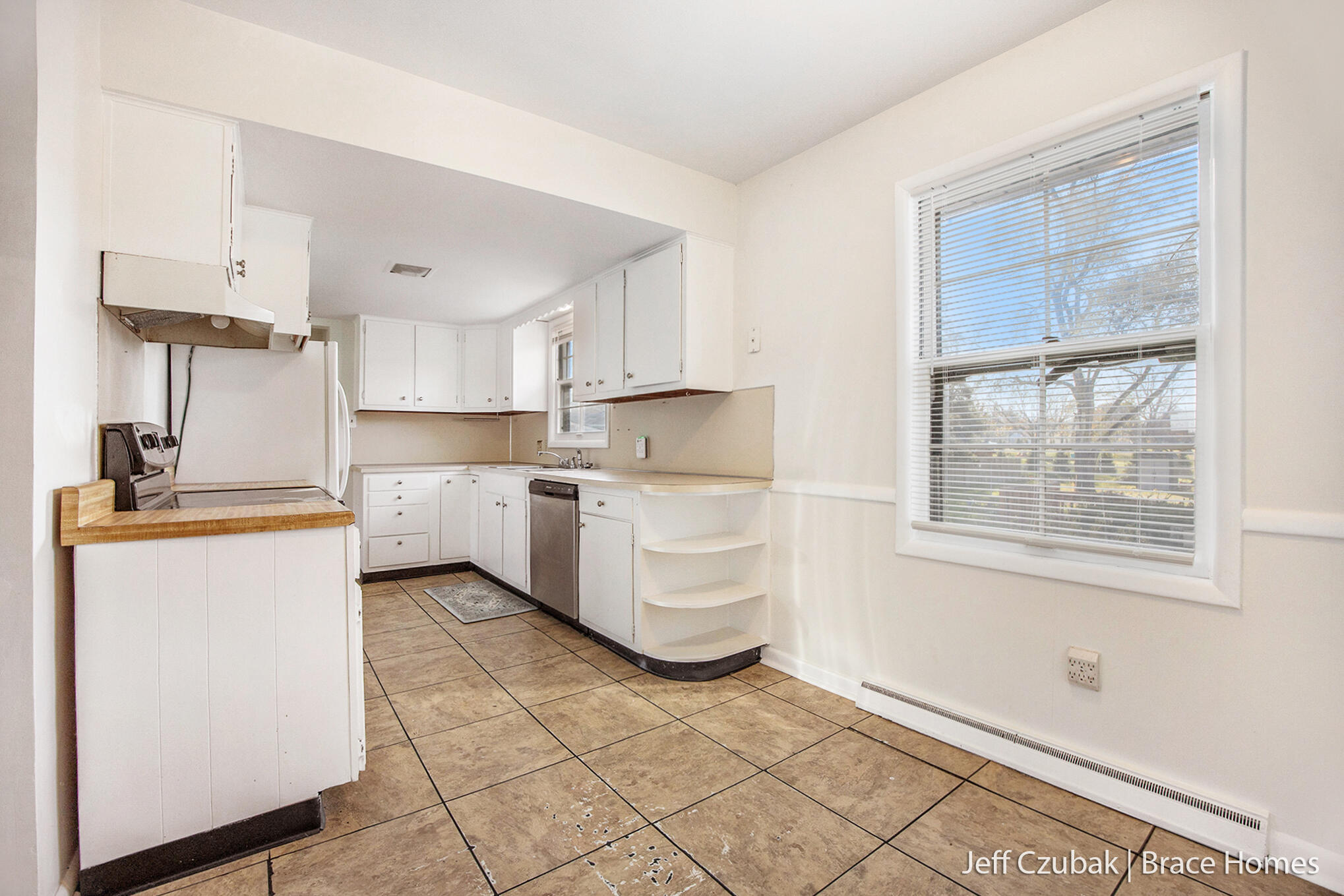 1430 Winifred Street Jenison, MI 49428 - Photo 7 of 32 1430 Winifred-68